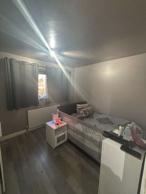 Photo 5- click for photo gallery